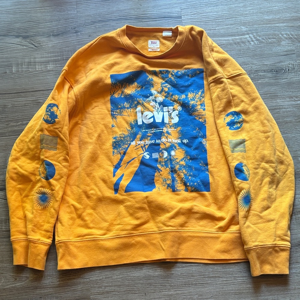 Levi's Men's Vibrant Orange and Blue Graphic Crewneck Sweater